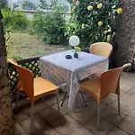 Little Oasis Езерец