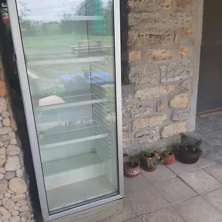 Little Oasis Къмпинг Езерец