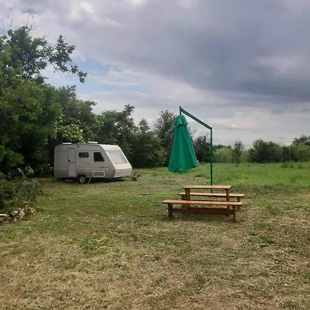 Little Oasis Езерец