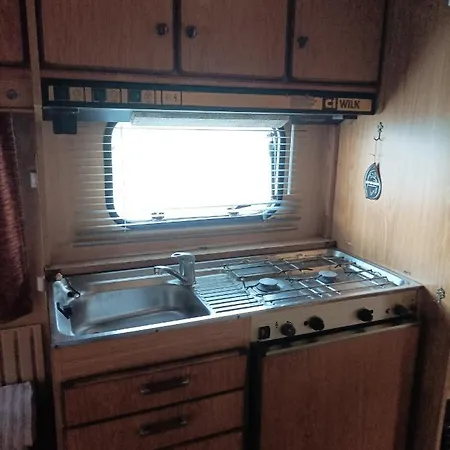 مكان تخييم Little Oasis *