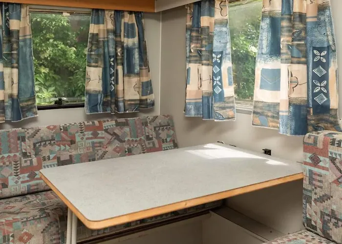 キャンプ場 Little Oasis Ezerets