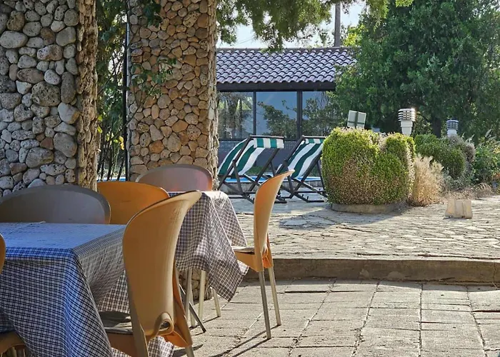 キャンプ場 Little Oasis Ezerets