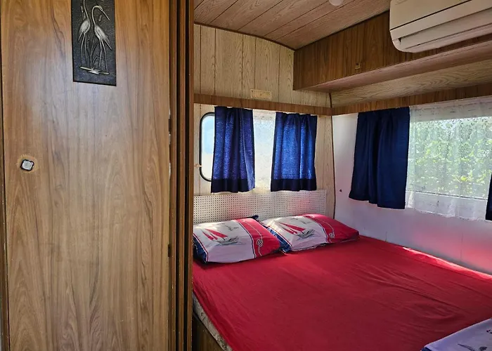 Little Oasis Ezerets